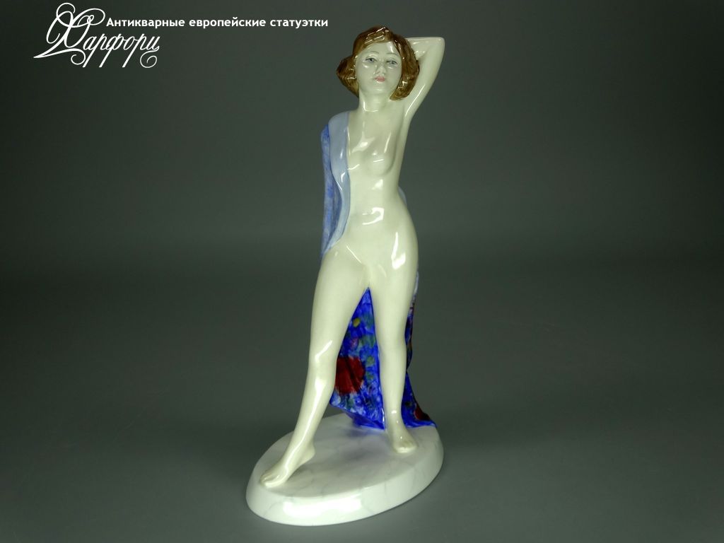 Купить фарфоровую статуэтку Royal Doulton Девушка Ар-Деко